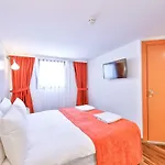 سيناتوس - سبيشال كلاس فندق 3*