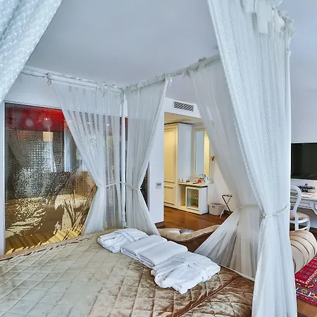 Senatus - Special Class Hotel